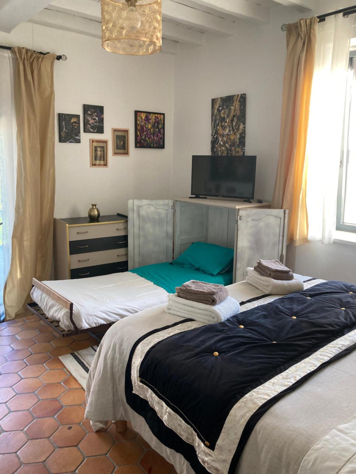 Chambre D'Hotes Les Roches Corme-Royal 외부 사진