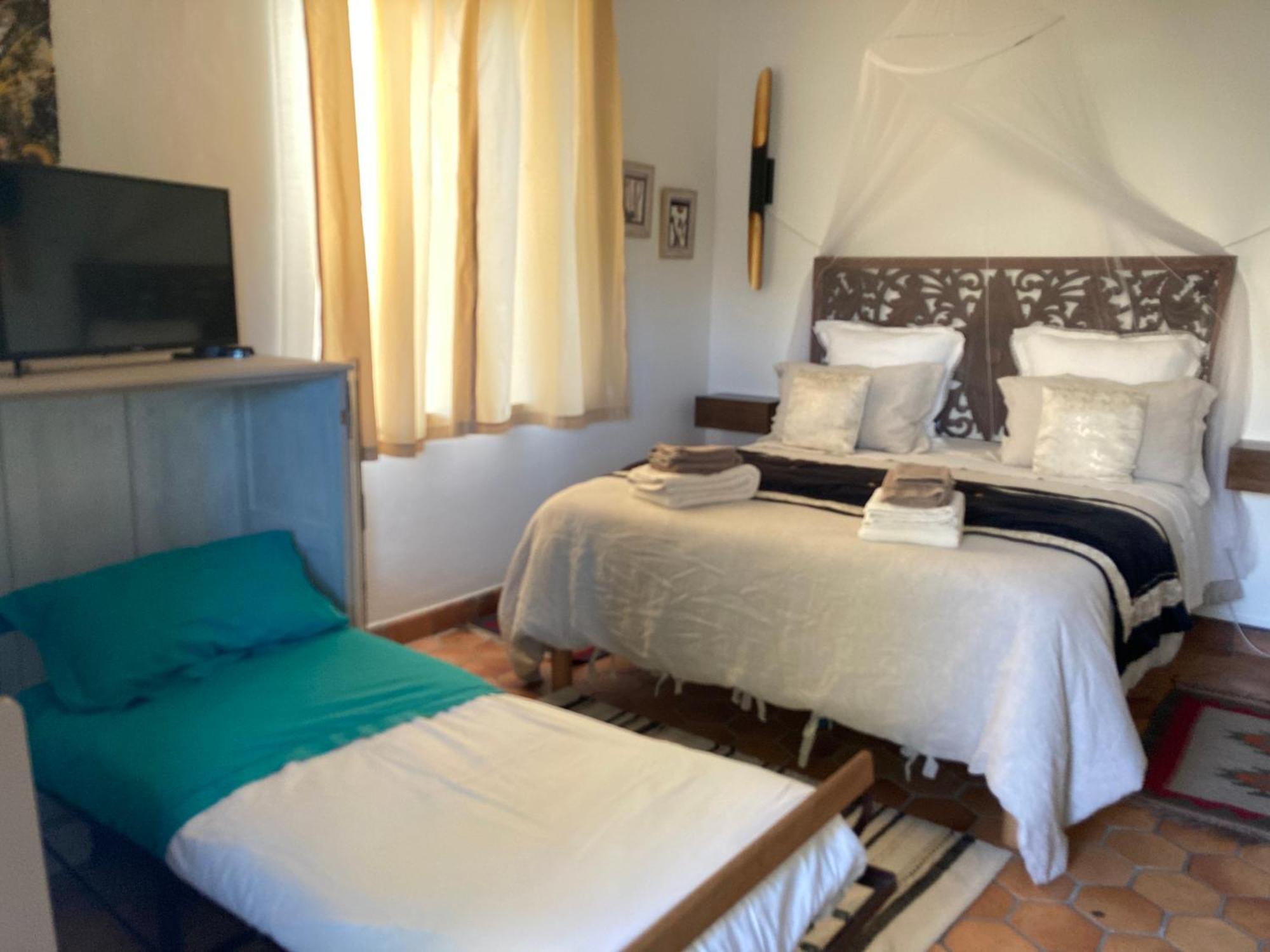 Chambre D'Hotes Les Roches Corme-Royal 외부 사진