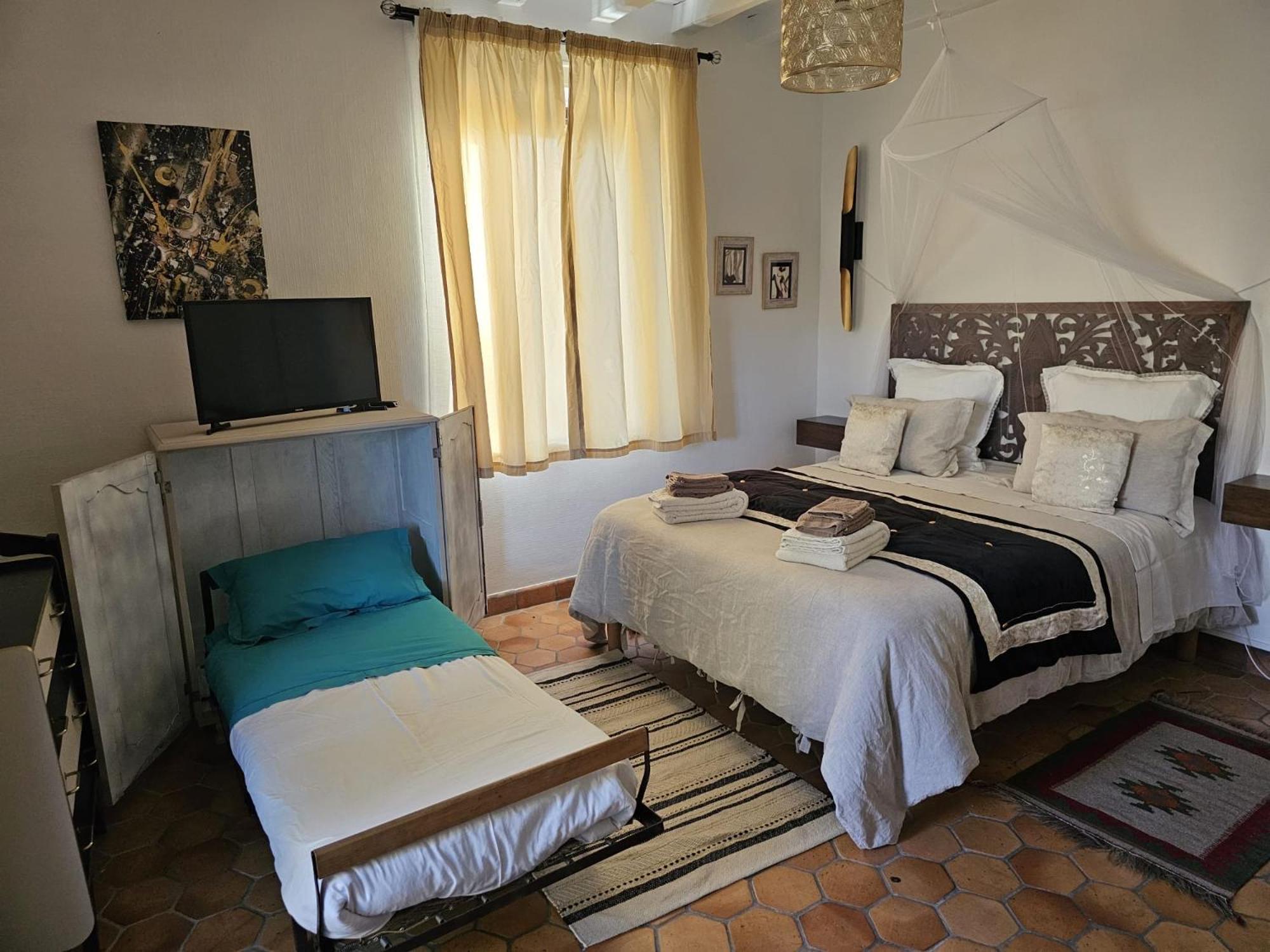 Chambre D'Hotes Les Roches Corme-Royal 외부 사진